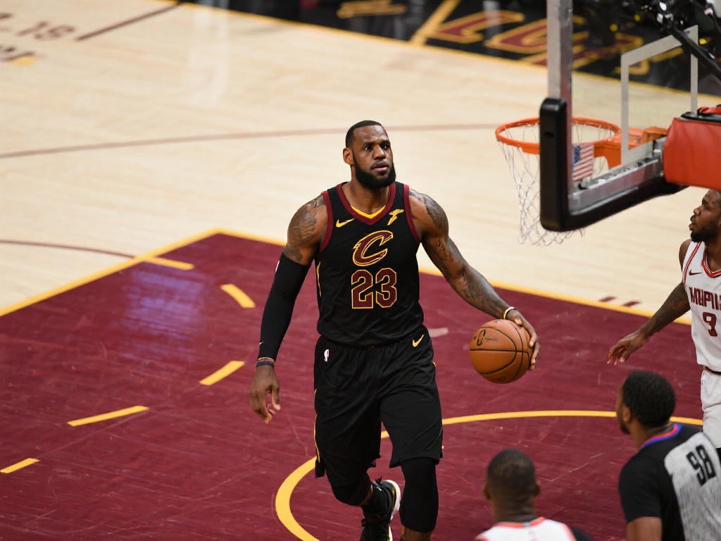 从过往比赛的数据来看，詹姆斯在最近的赛事